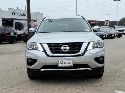 2020 Nissan Pathfinder SL