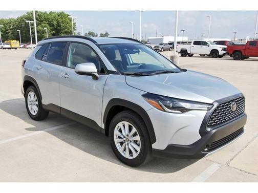 2024 Toyota Corolla Cross LE