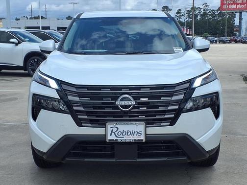 Everest White P 2026 Nissan Rogue SV
