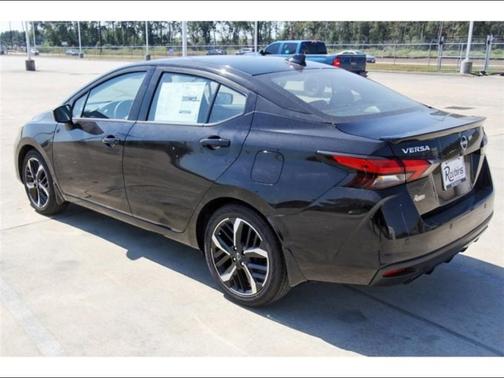 2025 Nissan Versa 1.6 SR