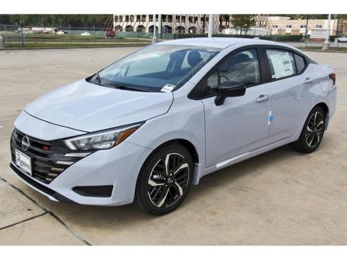2025 Nissan Versa 1.6 SR