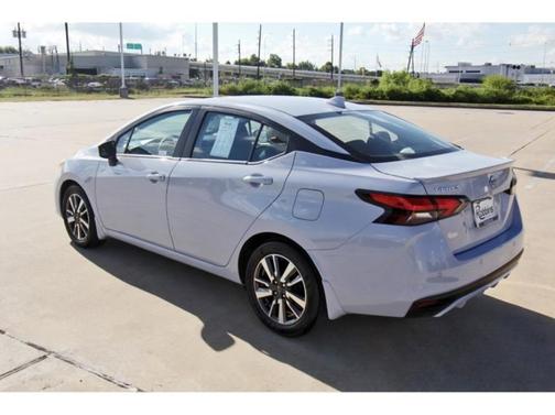 2024 Nissan Versa 1.6 SV