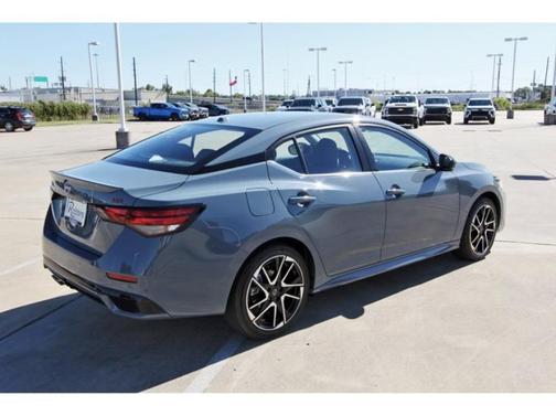 2025 Nissan Sentra SR