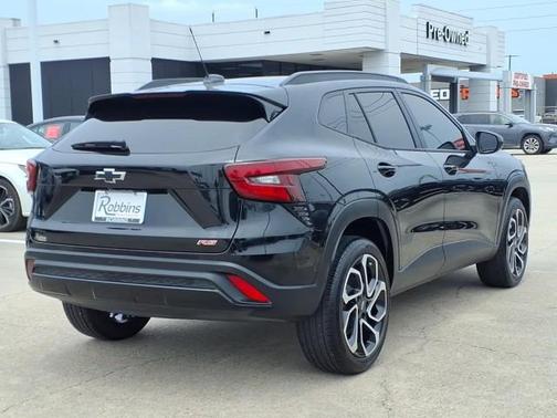 Mosaic Black Metallic 2025 Chevrolet Trax 2RS