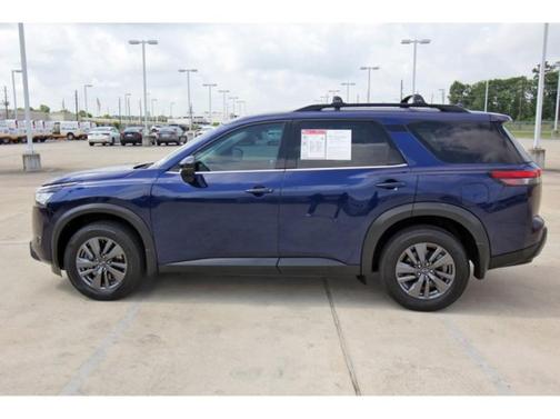2024 Nissan Pathfinder SV