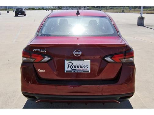 2025 Nissan Versa 1.6 SR