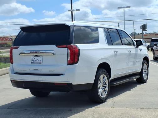 2023 GMC Yukon XL SLT