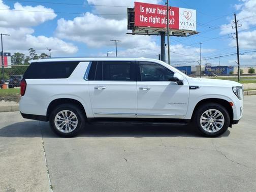 2023 GMC Yukon XL SLT