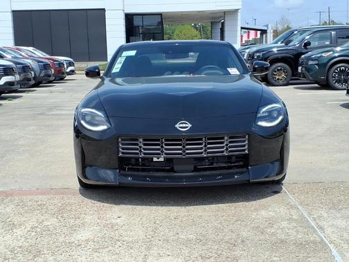Black (P) 2026 Nissan Z performance