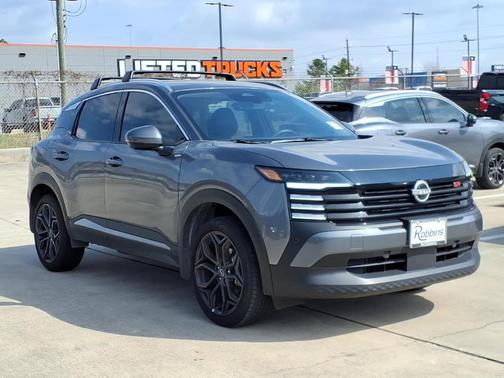 2025 Nissan Kicks SR