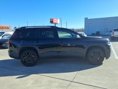 2022 GMC Acadia SLE