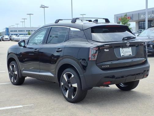 Super Black 2026 Nissan Kicks SR