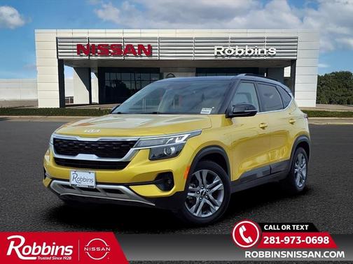 Starbright Yellow / Black Roof 2022 Kia Seltos S
