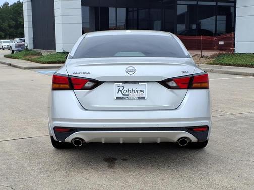 Brilliant Silver Metallic 2024 Nissan Altima 2.5 SV