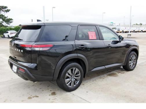 2024 Nissan Pathfinder S