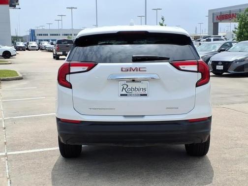Summit White 2024 GMC Terrain SLE