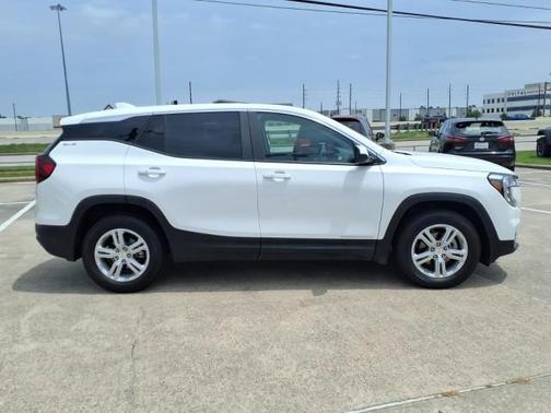 Summit White 2024 GMC Terrain SLE