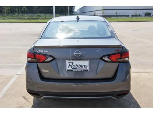 2024 Nissan Versa 1.6 SR