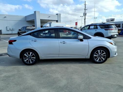 2021 Nissan Versa 1.6 SV