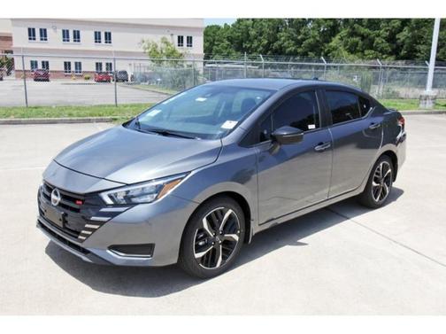 2025 Nissan Versa 1.6 SR