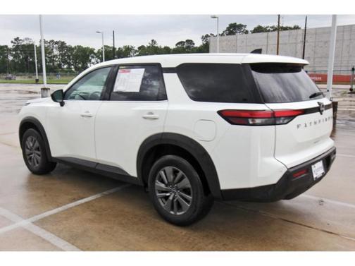 2024 Nissan Pathfinder S