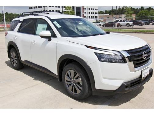 2025 Nissan Pathfinder SV