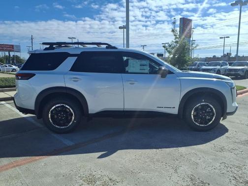 Everest White P 2026 Nissan Pathfinder Rock Creek