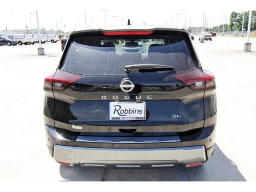 2025 Nissan Rogue SL