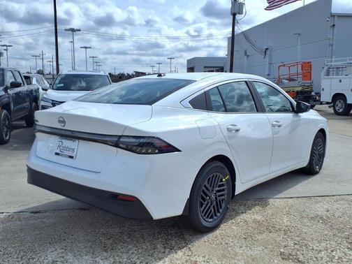 Cloud White 2026 Nissan Sentra SV