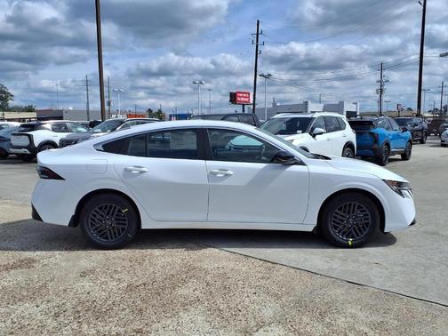 Cloud White 2026 Nissan Sentra SV