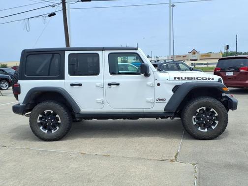Bright White Clearcoat 2025 Jeep Wrangler Rubicon
