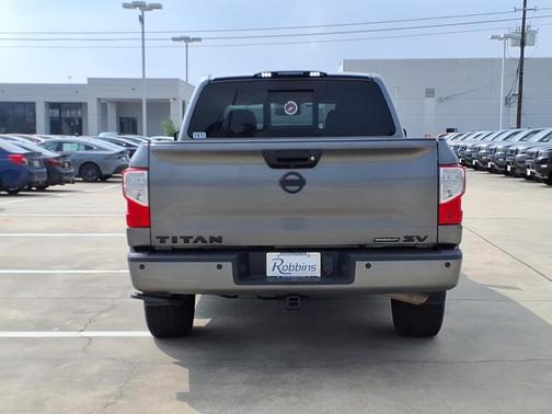 2019 Nissan Titan SV