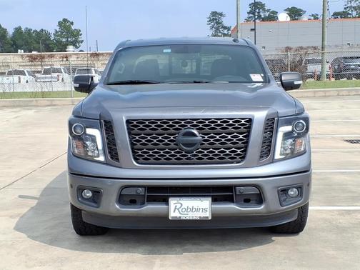 2019 Nissan Titan SV