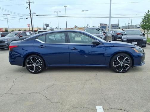 Deep Blue Pearl 2024 Nissan Altima 2.5 SR