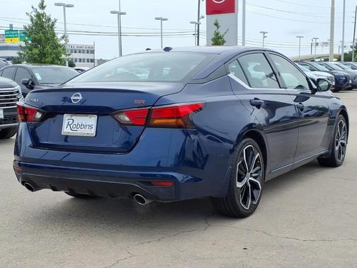 Deep Blue Pearl 2024 Nissan Altima 2.5 SR
