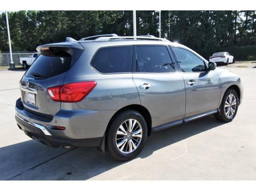 2020 Nissan Pathfinder S