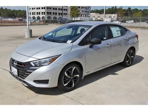 2025 Nissan Versa 1.6 SR