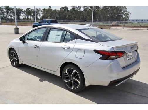2025 Nissan Versa 1.6 SR