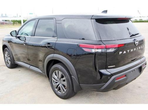 2025 Nissan Pathfinder S