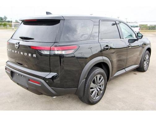 2025 Nissan Pathfinder S