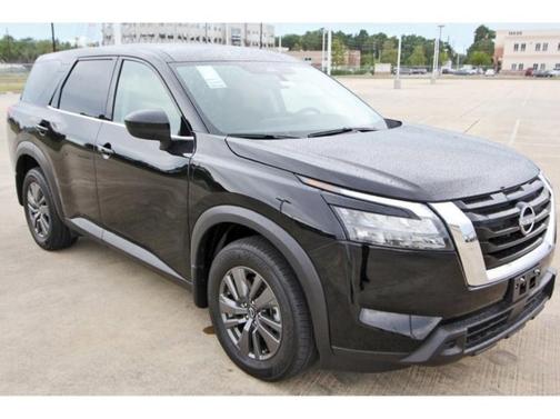 2025 Nissan Pathfinder S