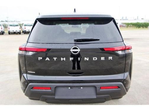 2025 Nissan Pathfinder S
