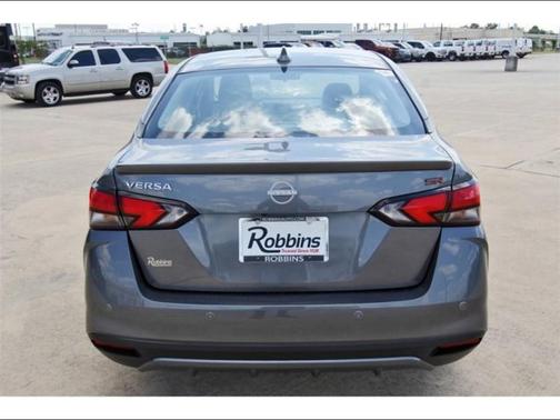 2025 Nissan Versa 1.6 SR