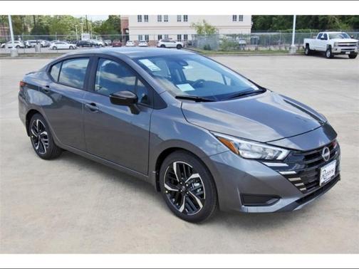 2025 Nissan Versa 1.6 SR