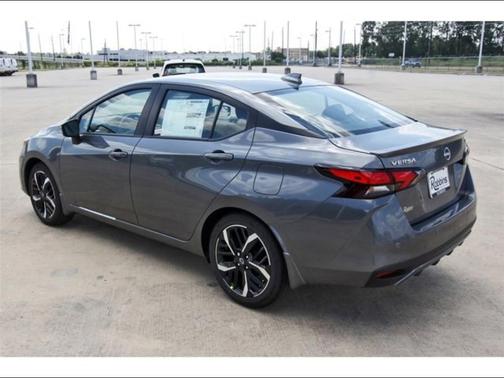 2025 Nissan Versa 1.6 SR