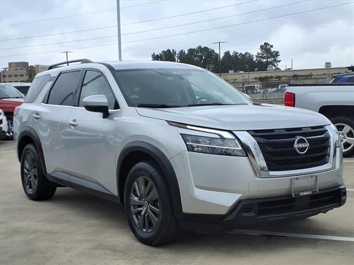 2022 Nissan Pathfinder SV