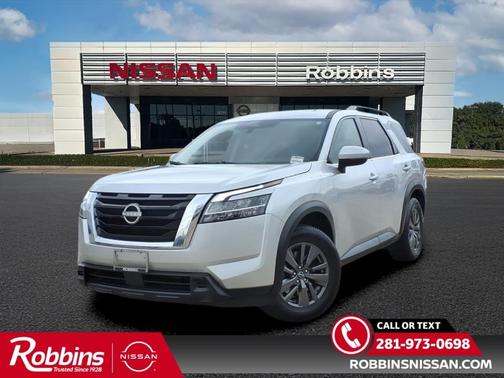 2022 Nissan Pathfinder SV