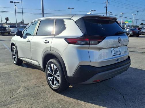 Brilliant Silver Metallic 2023 Nissan Rogue SV