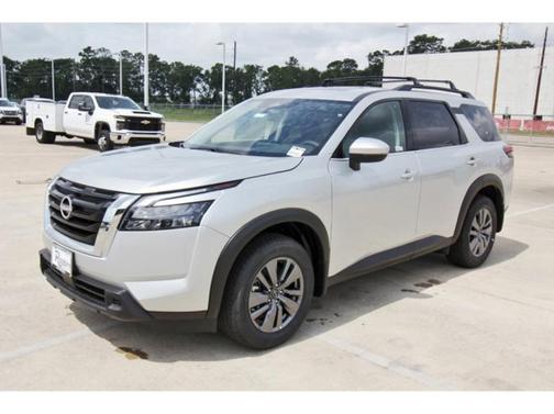 2025 Nissan Pathfinder SV