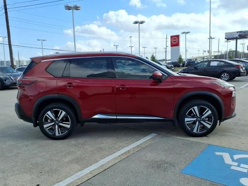 2022 Nissan Rogue SL